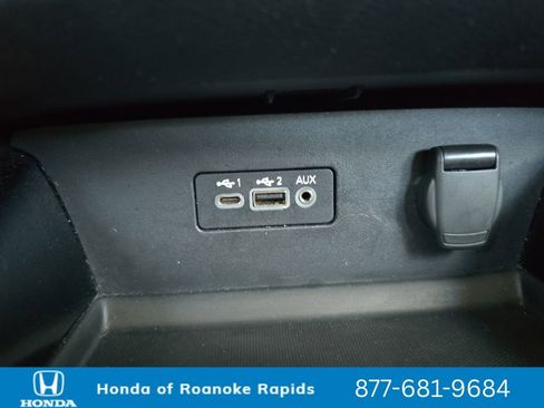 Used 2024 Nissan Altima 2.5 SV FWD image 25