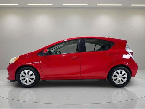 Used 2014 Toyota Prius C One image 15