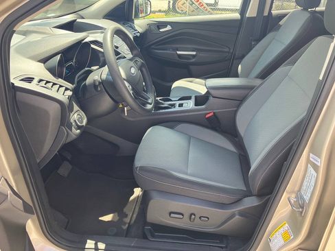 Used 2018 Ford Escape SE FWD image 15
