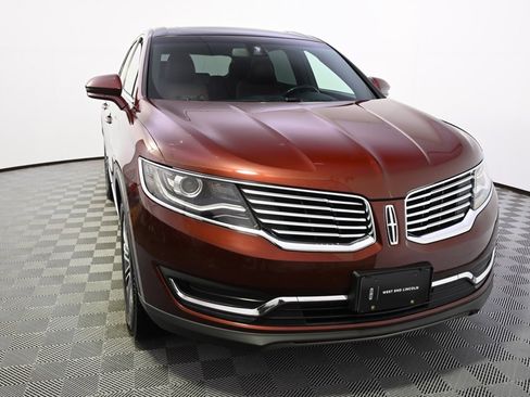 Used 2016 Lincoln MKX Reserve w/ Climate Package image 9