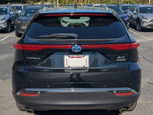 Used 2021 Toyota Venza XLE w/ Softex Package image 6