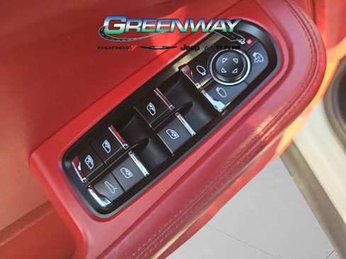 Used 2019 Porsche Macan S image 18