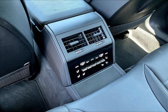 Used 2025 Porsche Panamera RWD image 10