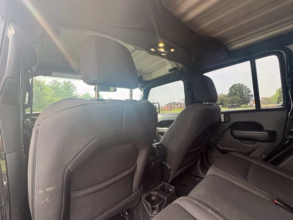 Used 2023 Jeep Gladiator Sport AWD/4WD image 12