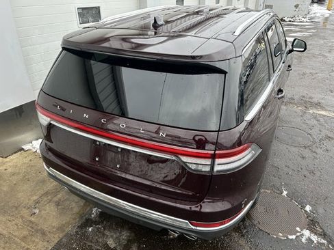 Used 2024 Lincoln Aviator AWD w/ Elements Package image 5