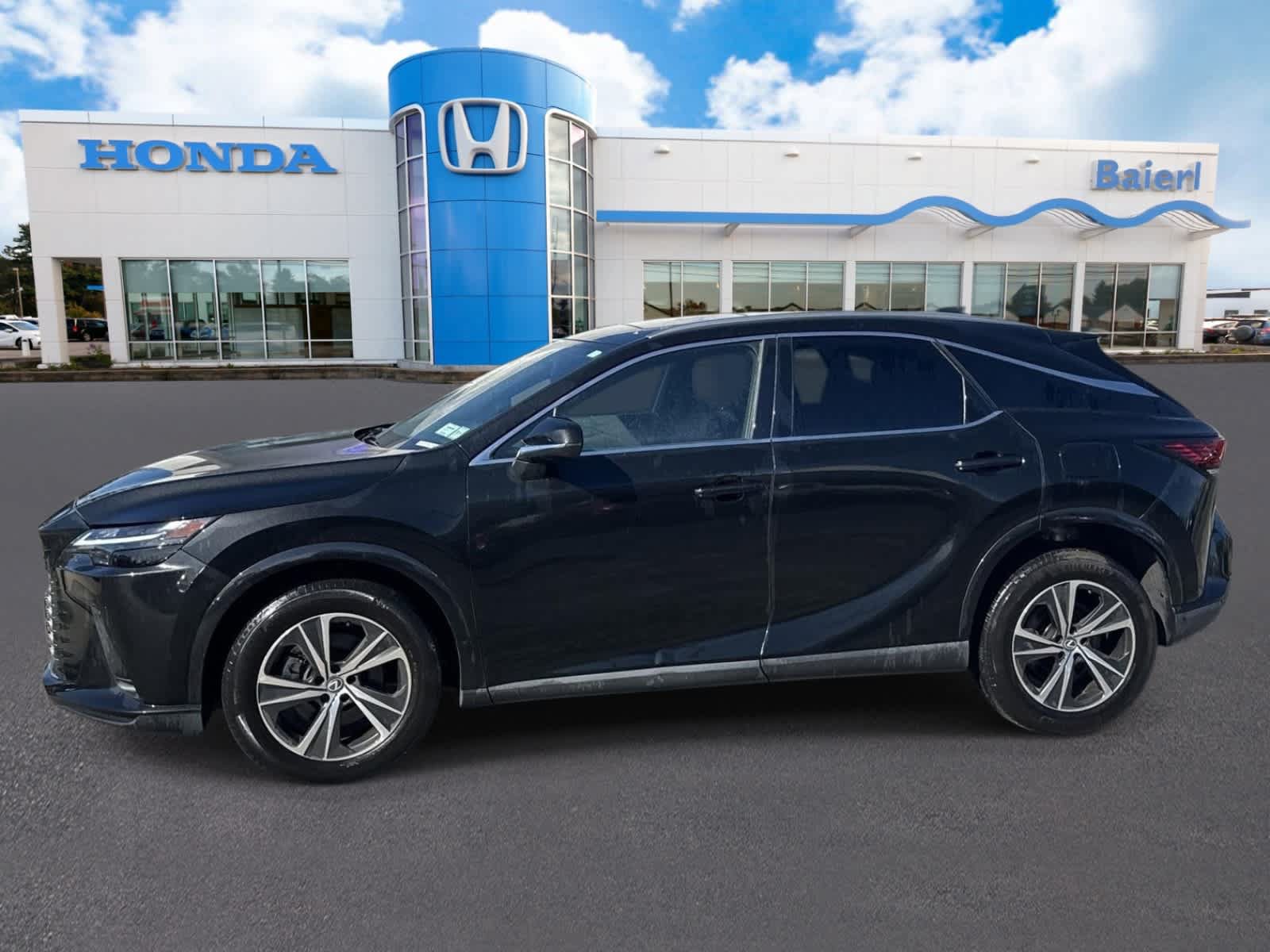 Used 2023 Lexus RX 350 Premium w/ Accessory Package AWD/4WD image 2