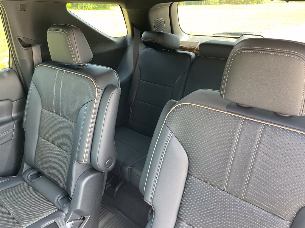 New 2026 Chevrolet Traverse High Country w/ LPO, Floor Liner Package FWD image 35