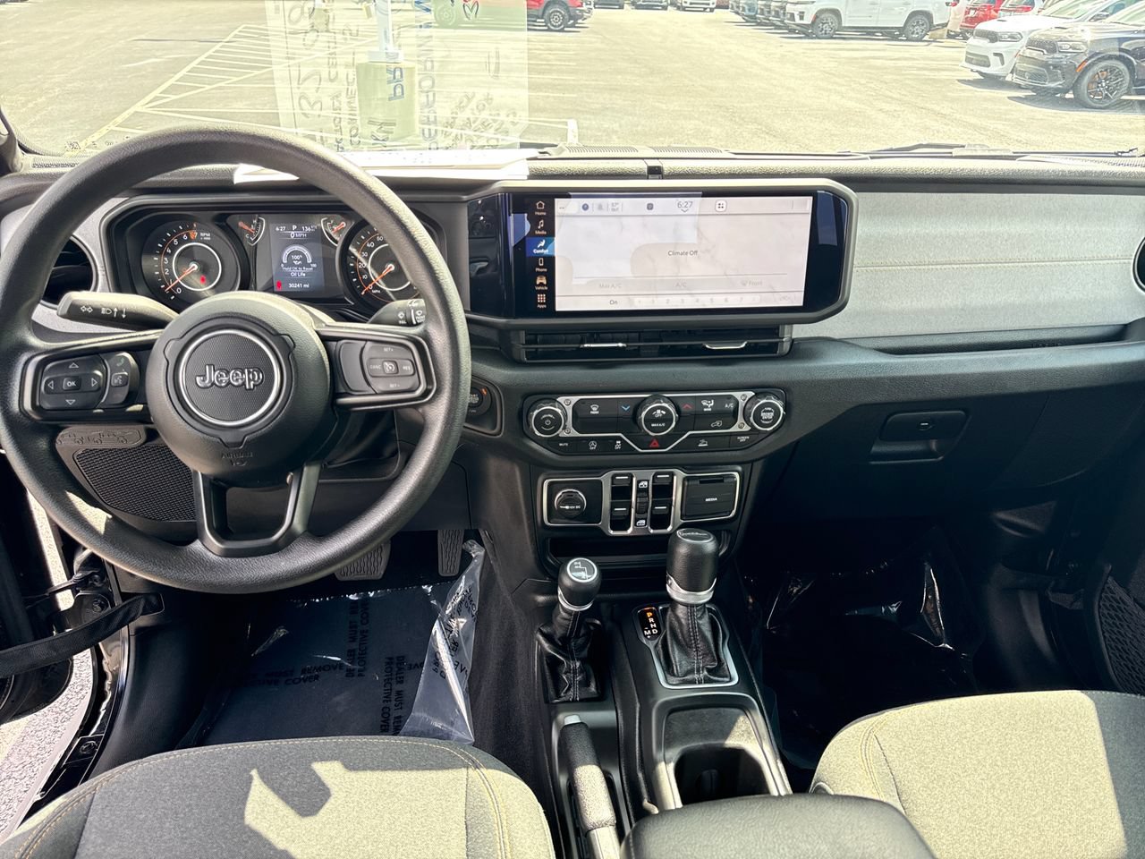 Certified 2025 Jeep Gladiator Sport AWD/4WD image 14