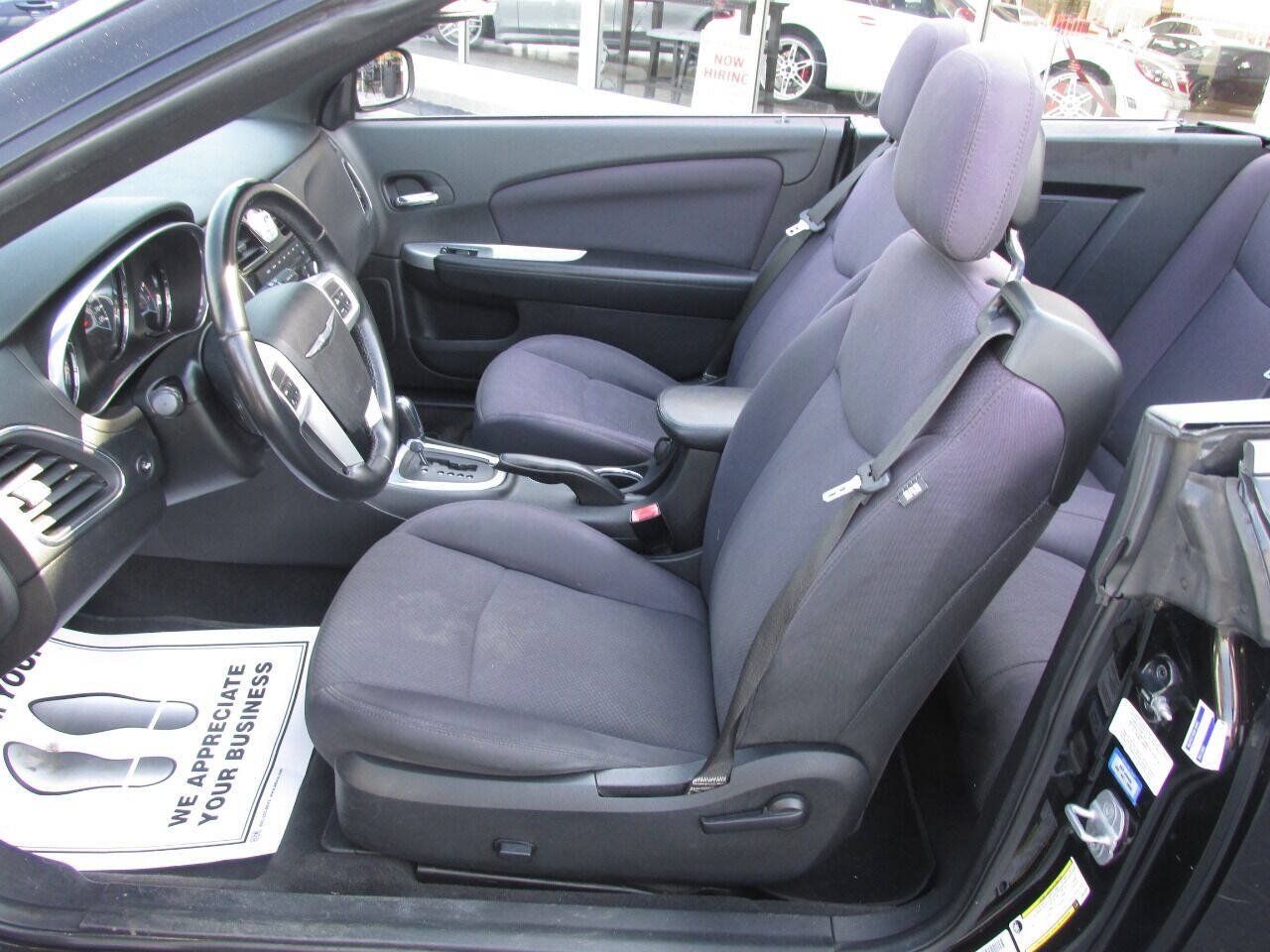 Used 2013 Chrysler 200 Touring FWD image 7
