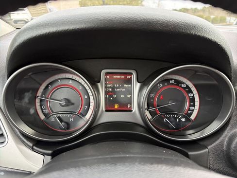 Used 2019 Dodge Journey Crossroad image 30