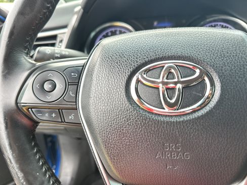 Used 2018 Toyota Camry SE FWD image 25