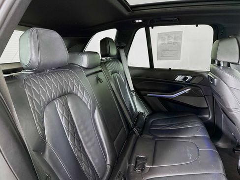 Used 2021 BMW X5 M50i w/ Executive Package image 27