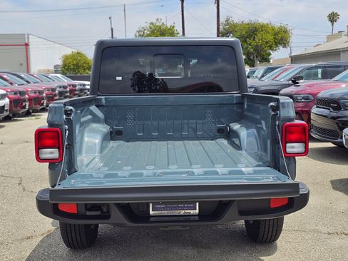 New 2026 Jeep Gladiator Sport AWD/4WD image 7