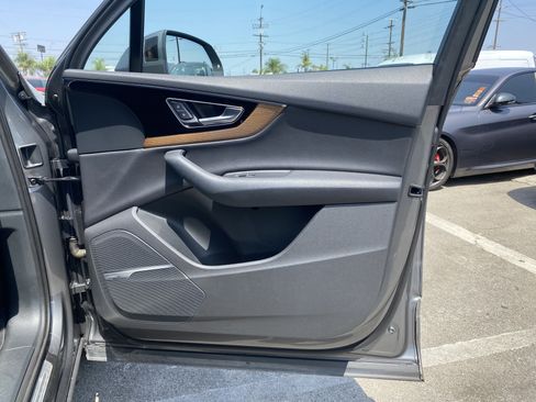 Used 2017 Audi Q7 3.0T Prestige w/ Prestige Package image 26