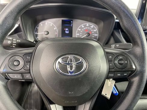 Used 2025 Toyota Corolla LE FWD image 14