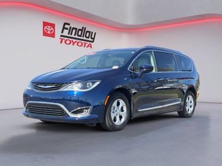 Used 2018 Chrysler Pacifica Touring-L FWD video 1