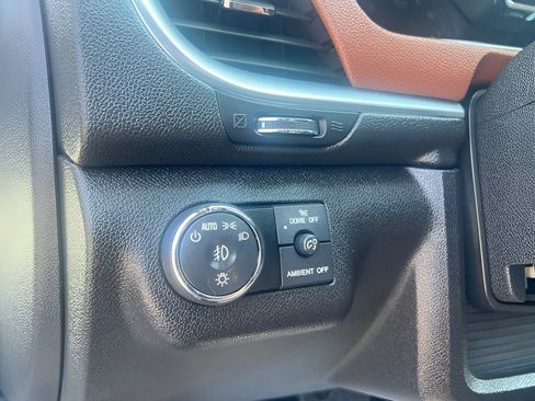 Used 2017 Chevrolet Traverse Premier AWD/4WD image 14