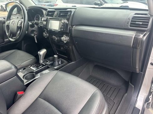 Used 2018 Toyota 4Runner TRD Off-Road Premium AWD/4WD image 12