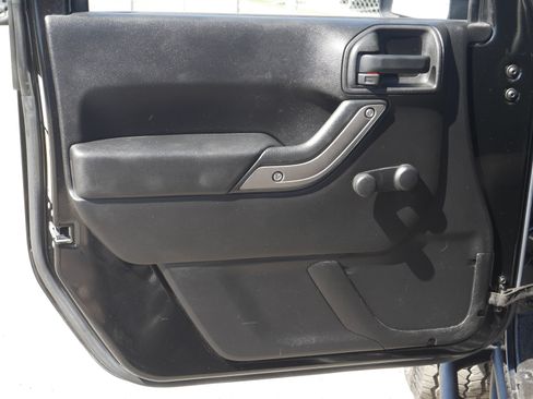 Used 2013 Jeep Wrangler Sport AWD/4WD image 26