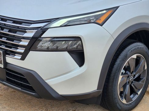 New 2026 Nissan Rogue SV image 9