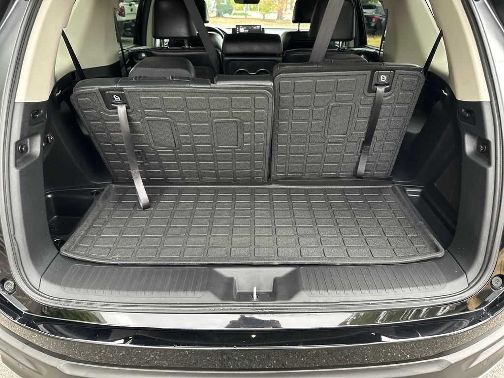 Used 2025 Honda Pilot Elite image 17