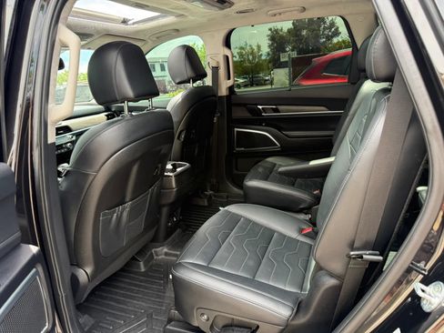 Used 2022 Kia Telluride SX w/ SX Prestige Package AWD/4WD image 13