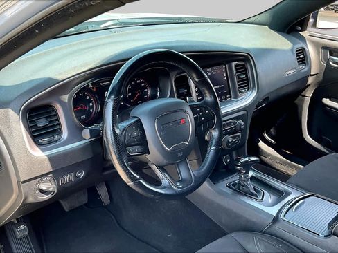 Used 2021 Dodge Charger SXT w/ Blacktop Package AWD/4WD image 17