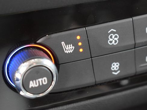 Used 2019 Buick Enclave Essence FWD image 25
