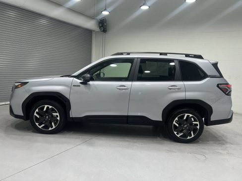 Certified 2025 Subaru Forester Premium AWD/4WD image 5