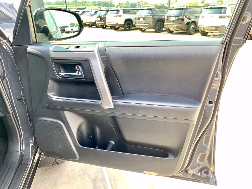Used 2024 Toyota 4Runner SR5 AWD/4WD image 30