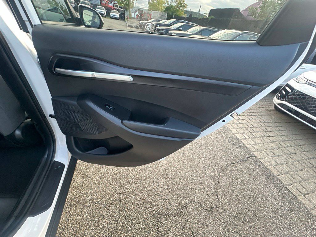 Used 2023 Kia Seltos LX AWD/4WD image 31
