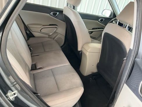 Used 2021 Kia Soul S image 19