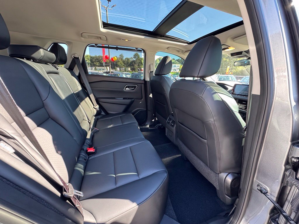 Used 2021 Nissan Rogue SV w/ Premium Package AWD/4WD image 24