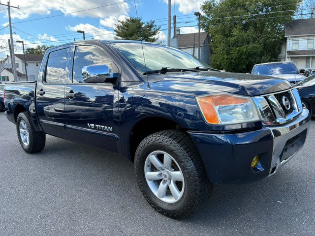 Used 2012 Nissan Titan SV w/ SV Value Truck Pkg RWD image 4