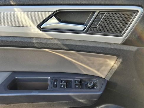 Used 2021 Volkswagen Atlas Cross Sport S image 23