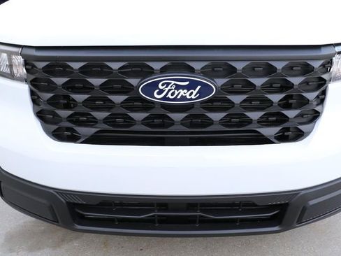 New 2026 Ford Maverick XL AWD/4WD image 9