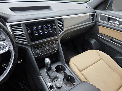 Used 2020 Volkswagen Atlas Cross Sport SE w/ Panoramic Sunroof Package image 29