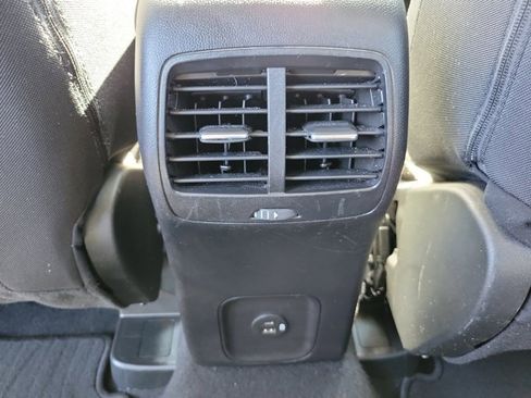 Used 2022 Ford Escape SE w/ SE Sport Appearance Package image 16