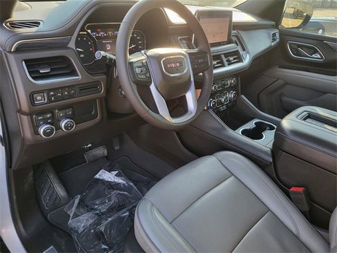 Used 2021 GMC Yukon XL SLT w/ SLT Premium Package image 23