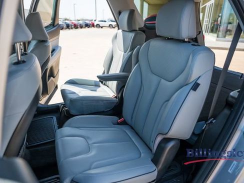 Used 2025 Hyundai Palisade SEL image 11