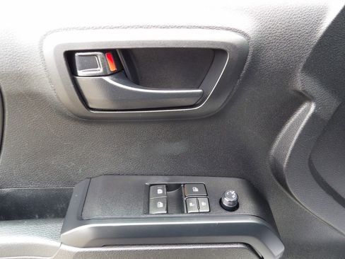 Used 2021 Toyota Tacoma SR image 15