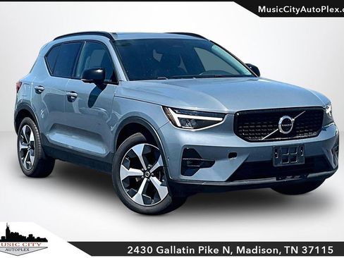 Used 2023 Volvo XC40 B4 Ultimate FWD image 1