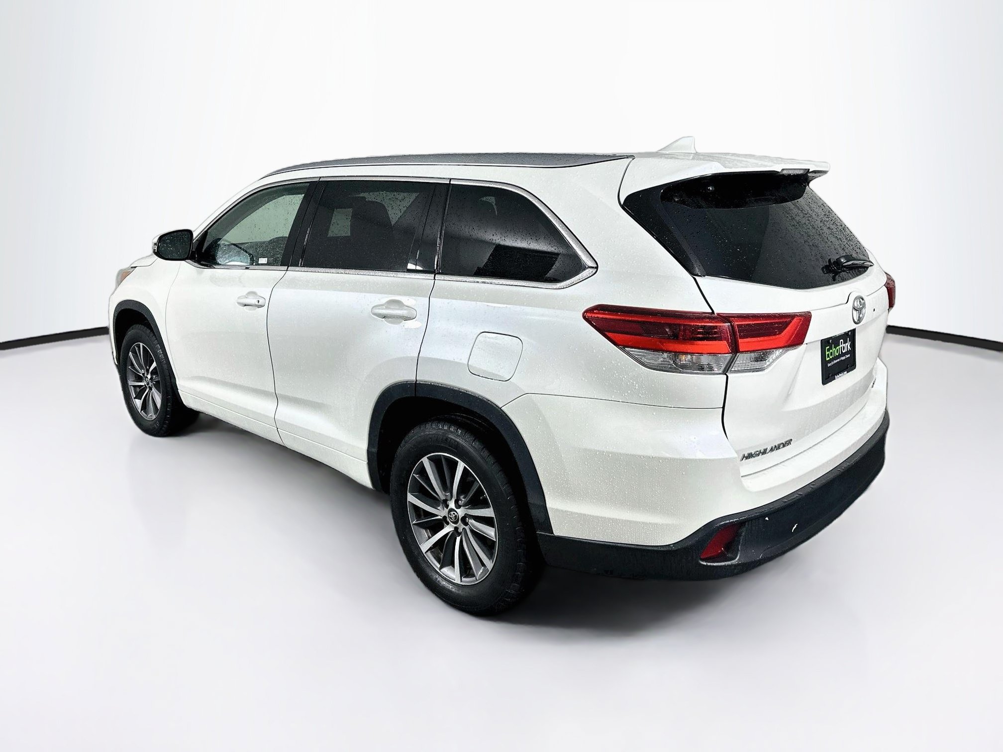 Used 2017 Toyota Highlander XLE FWD image 5