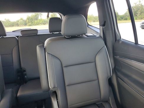 Used 2025 Buick Enclave Preferred image 14