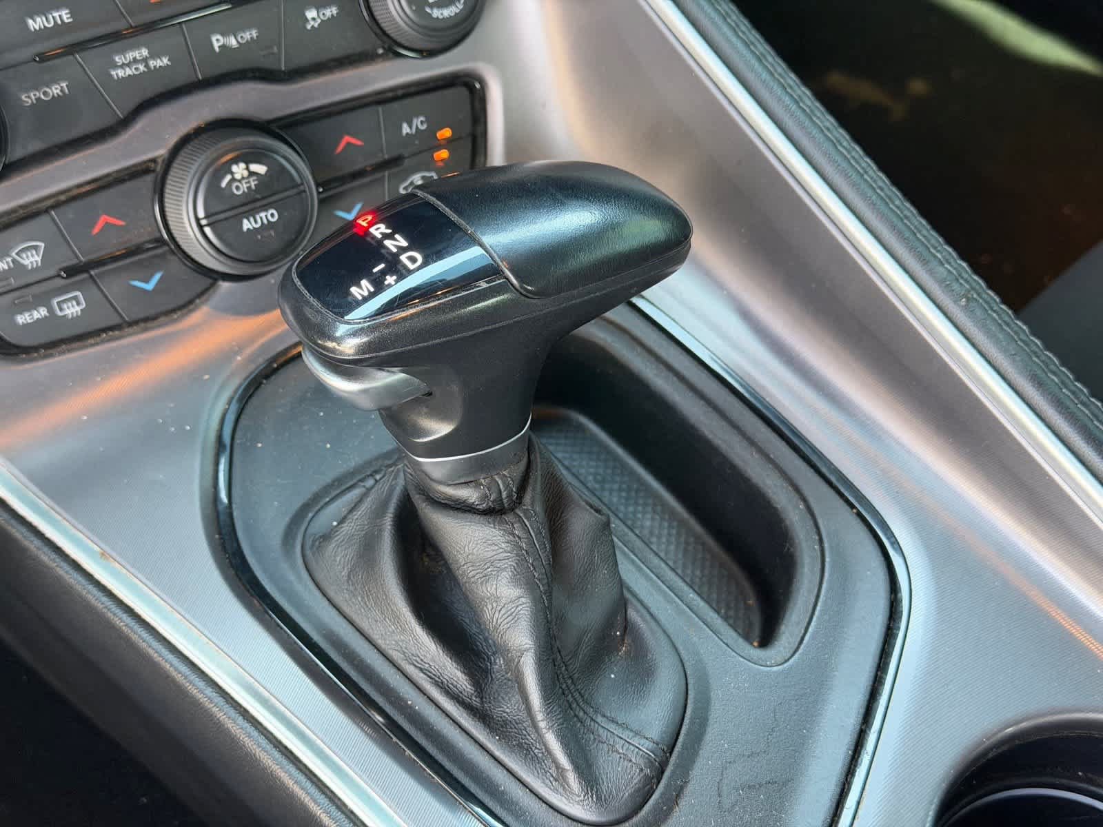 Used 2020 Dodge Challenger R/T w/ Driver Convenience Group RWD image 15