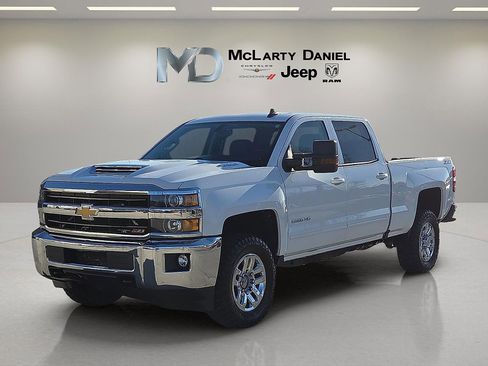 Used 2018 Chevrolet Silverado 2500 LT w/ LT Fleet Convenience Package image 2