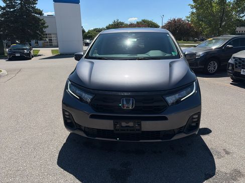 Certified 2025 Honda Odyssey EX-L image 2