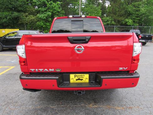 Used 2021 Nissan Titan SV w/ Accessory Utility Package image 7
