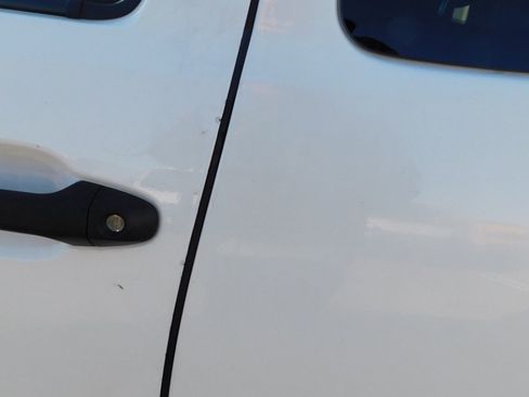 Used 2019 Toyota Tacoma SR image 39