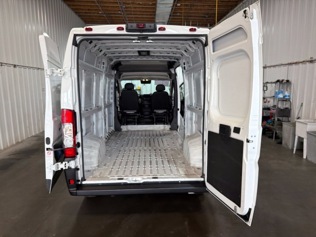 Used 2025 RAM ProMaster 2500 w/ Convenience Group FWD image 19